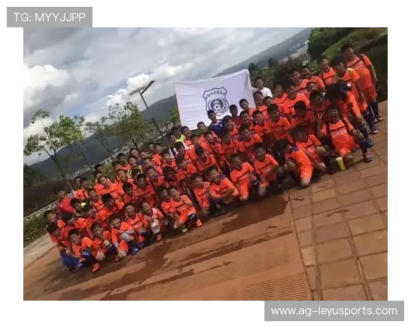 足球青训营与心理学系联合开展抗压训练，青年足球训练